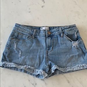 RSQ Jean shorts! Malibu shorts!